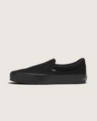 Premium Slip-On Shoe in Blackout | Vans on sale