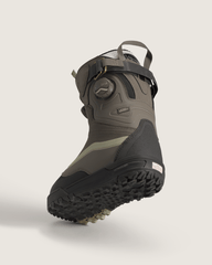 Women's Viaje Range Edition Snowboard Boot in Green / Black | Vans sale