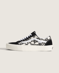 Skate Old Skool Shoe in Black / White | Vans on sale