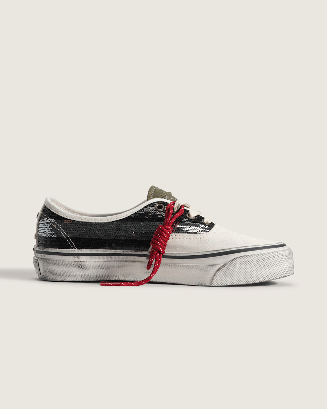 Premium Authentic "Charms" Shoe in Black / White | Vans discount