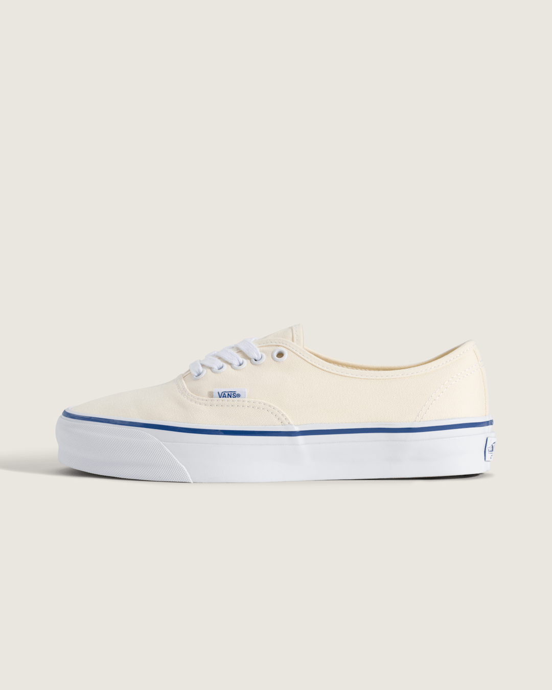 Premium Authentic Shoe in Off White / White | Vans online