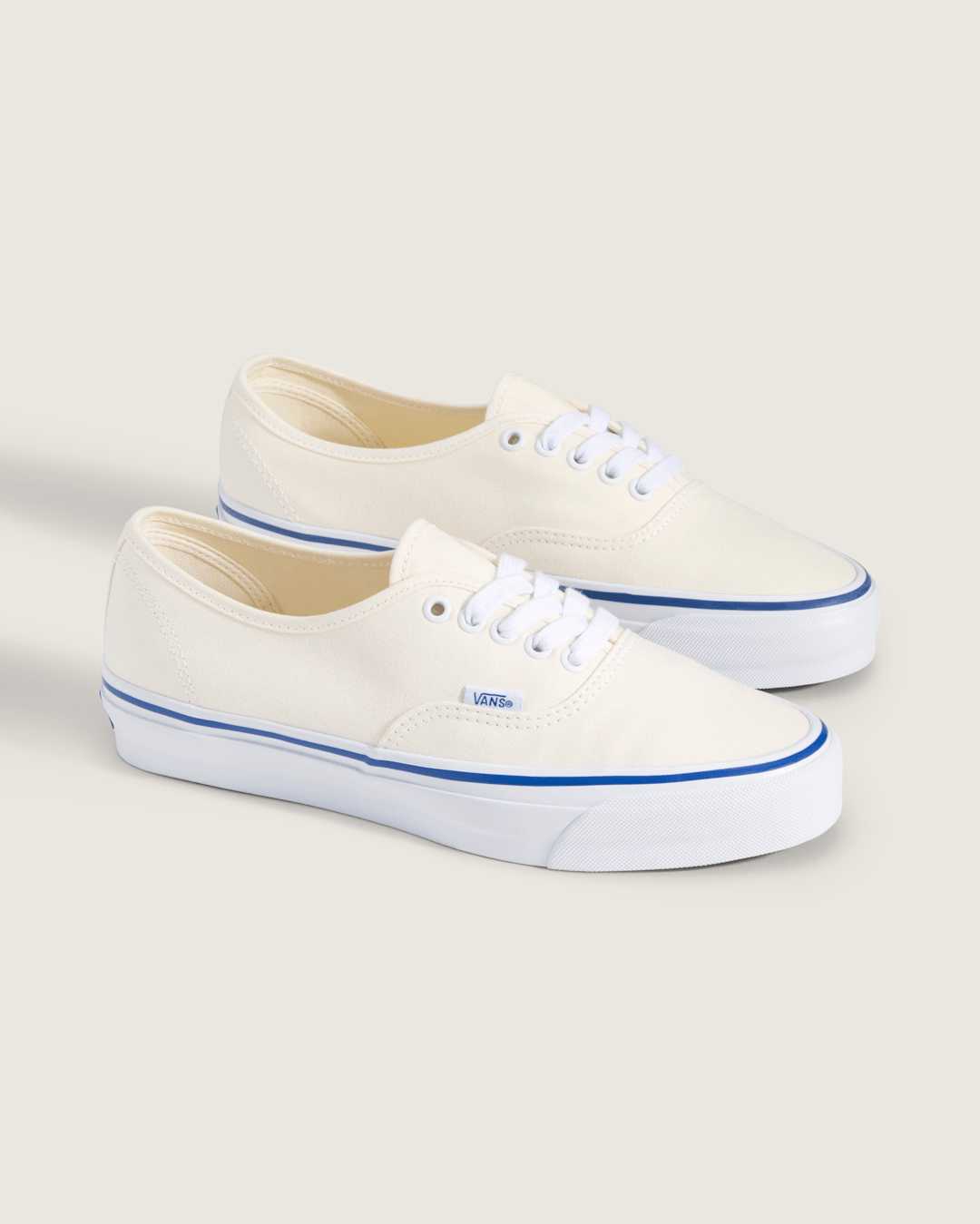 Premium Authentic Shoe in Off White / White | Vans online