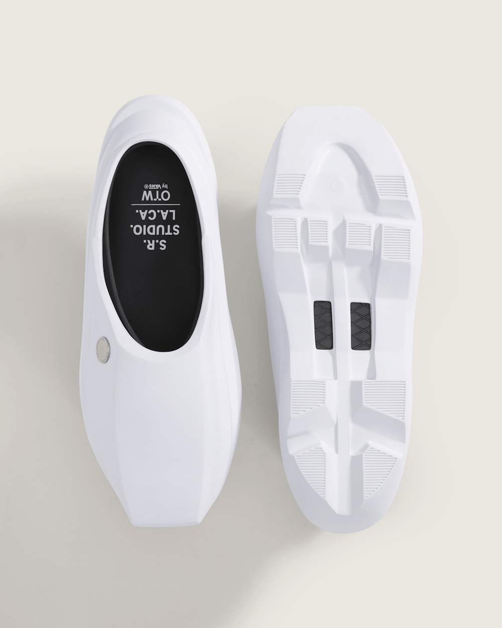 OTW by Vans X S.R. STUDIO. LA. CA. Clog in White / Black | Vans near me