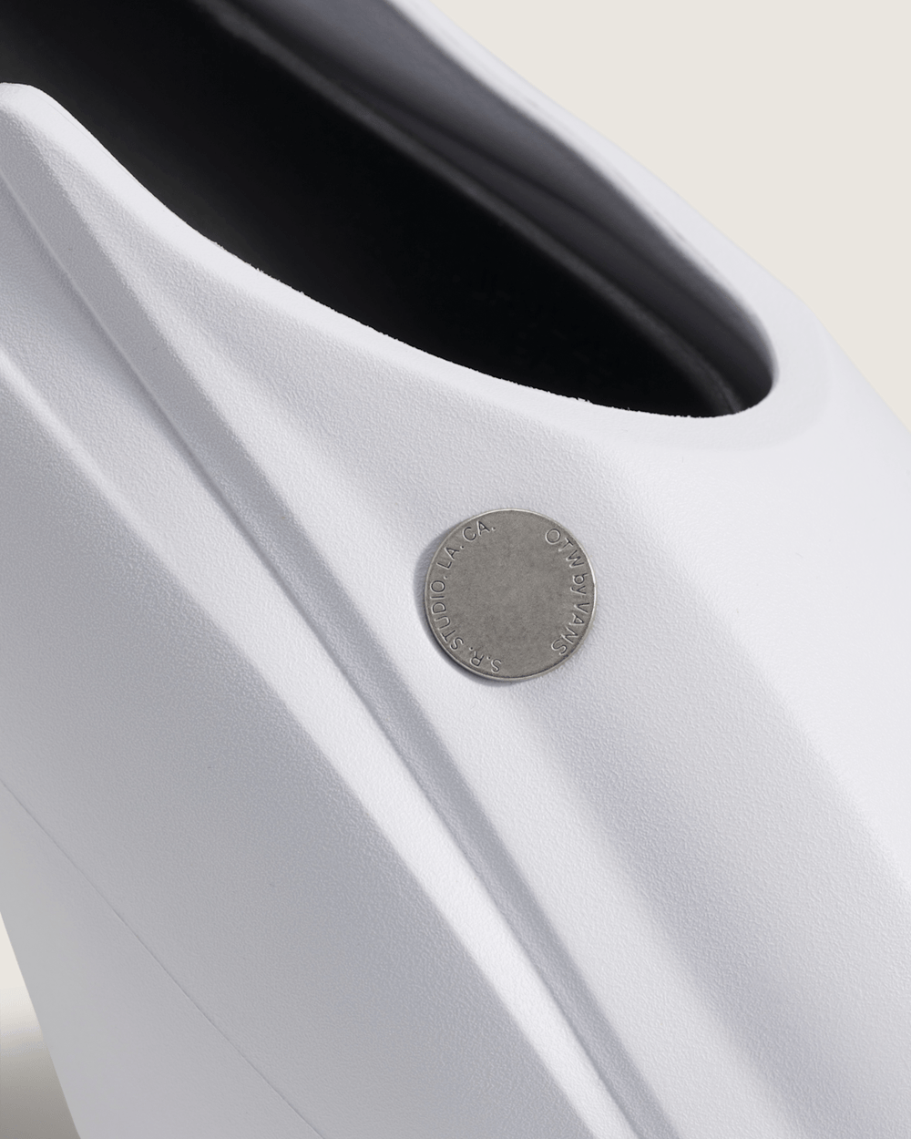 OTW by Vans X S.R. STUDIO. LA. CA. Clog in White / Black | Vans near me