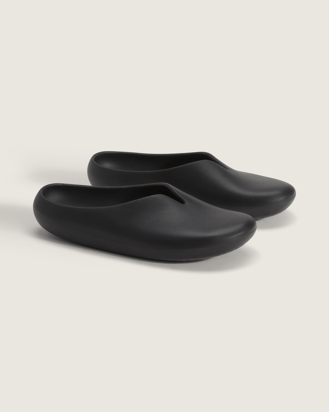 OTW by Vans X S.R. STUDIO. LA. CA. Clog in White / Black | Vans near me