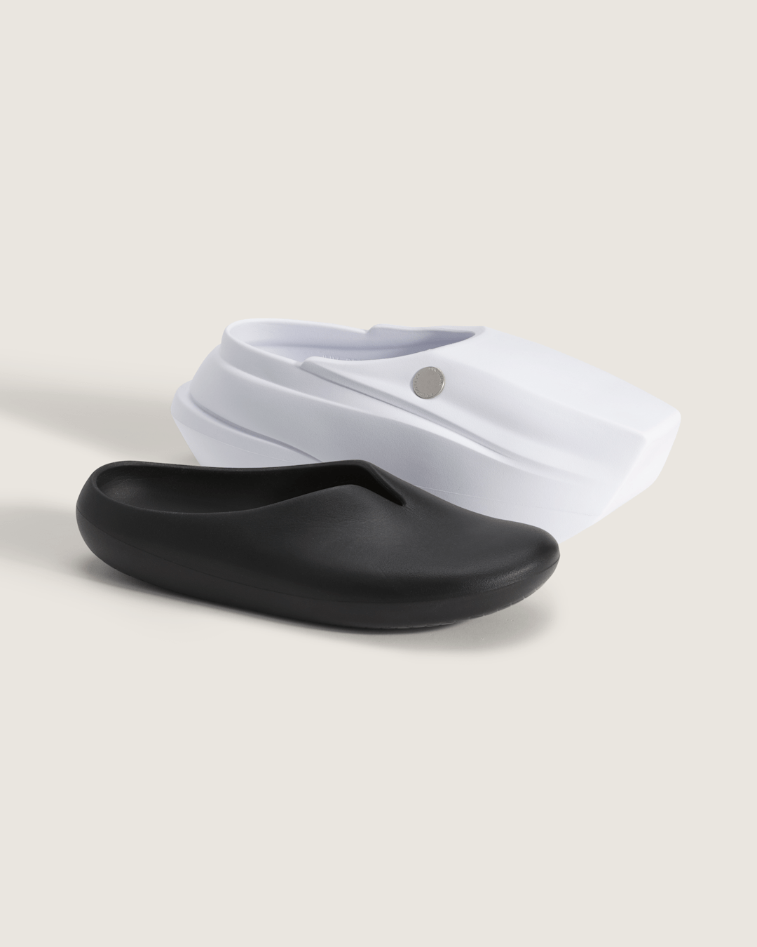 OTW by Vans X S.R. STUDIO. LA. CA. Clog in White / Black | Vans near me