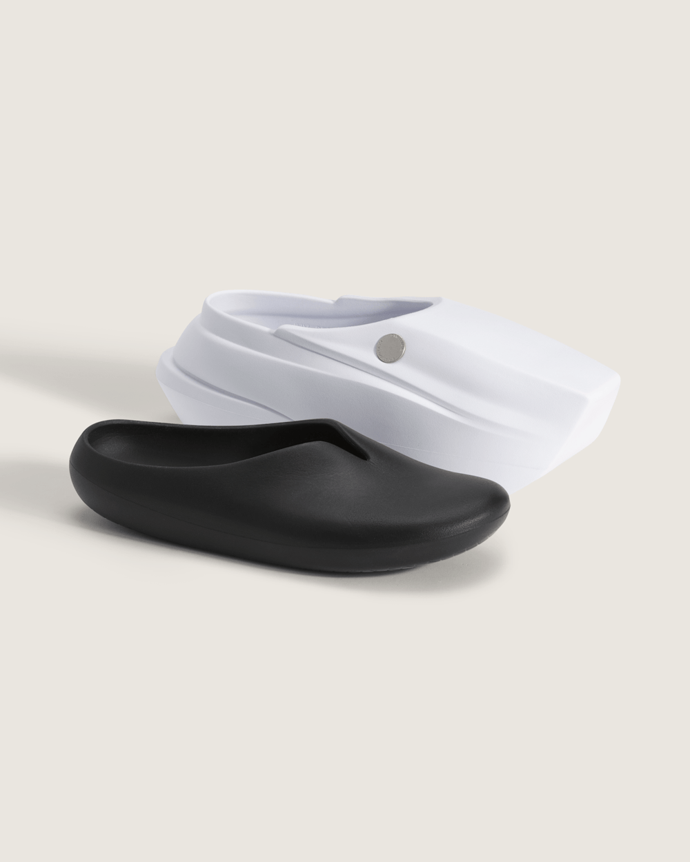 OTW by Vans X S.R. STUDIO. LA. CA. Clog in White / Black | Vans near me