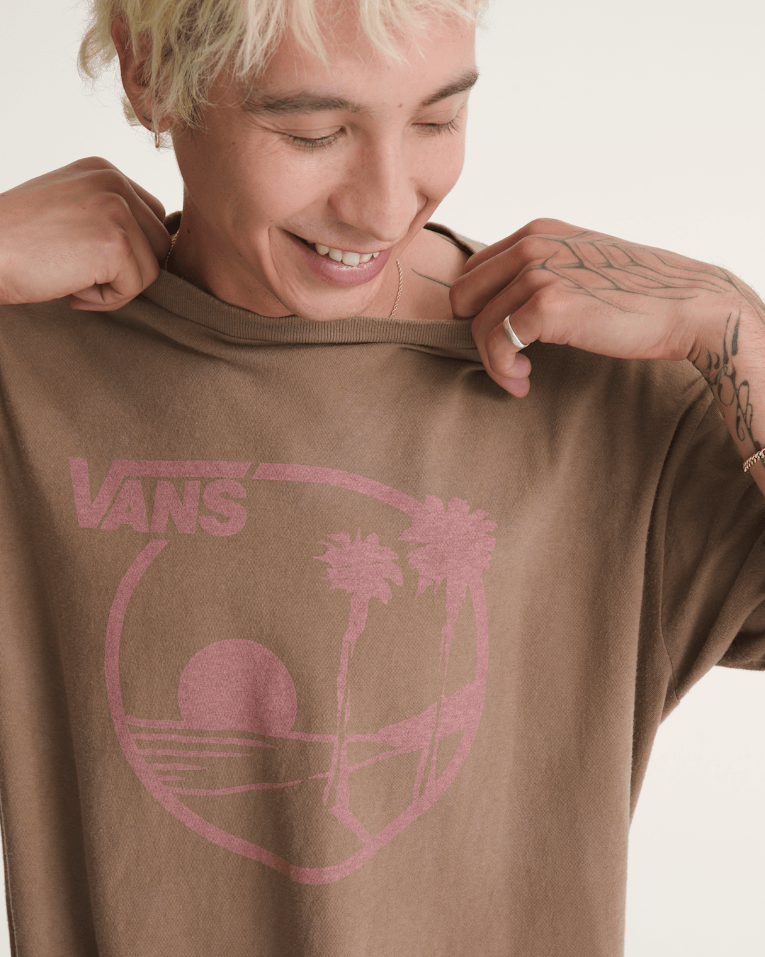 Waffle Shop Sun Vans Style T-Shirt in Brown | Vans online
