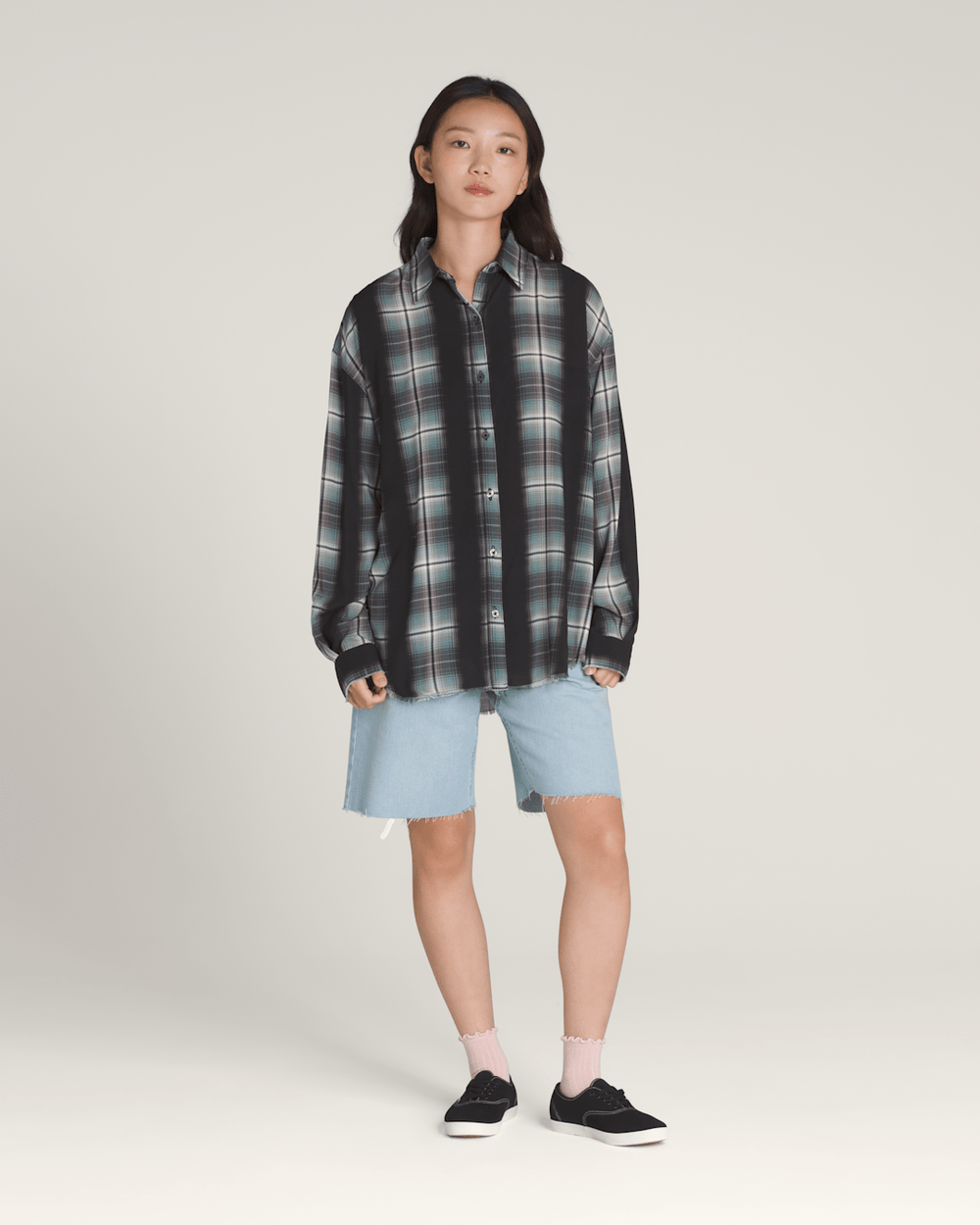 Gillian Plaid Button Up Shirt in Black / Grey / Blue | Vans online