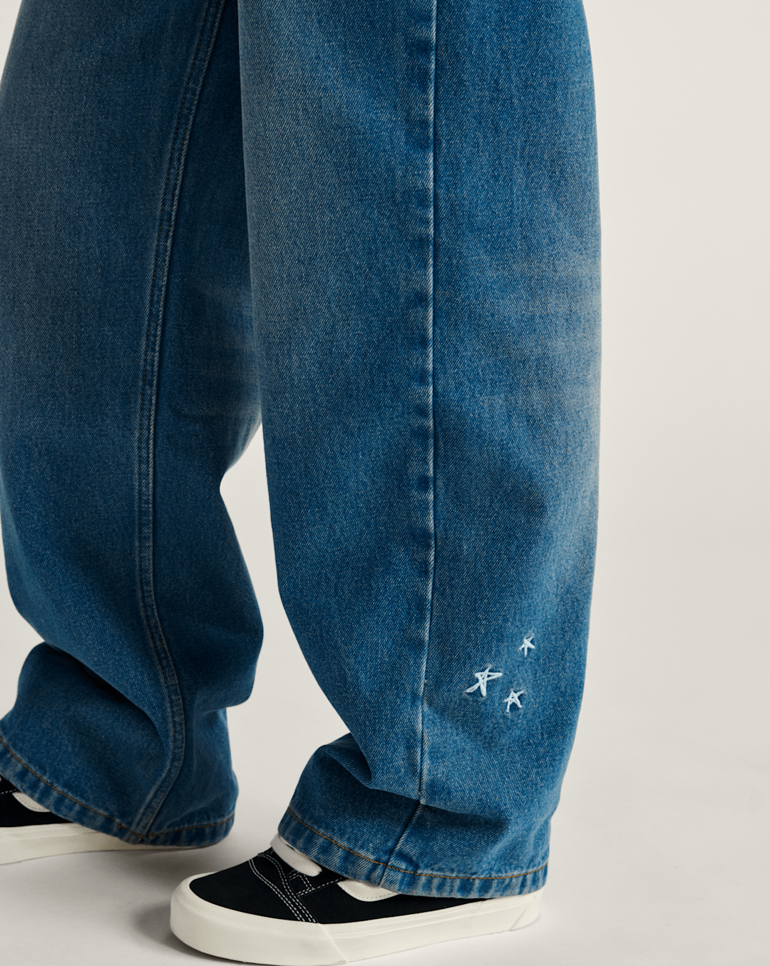 Sirelle Embroidered Denim Pants in Vintage Indigo Blue | Vans outlet