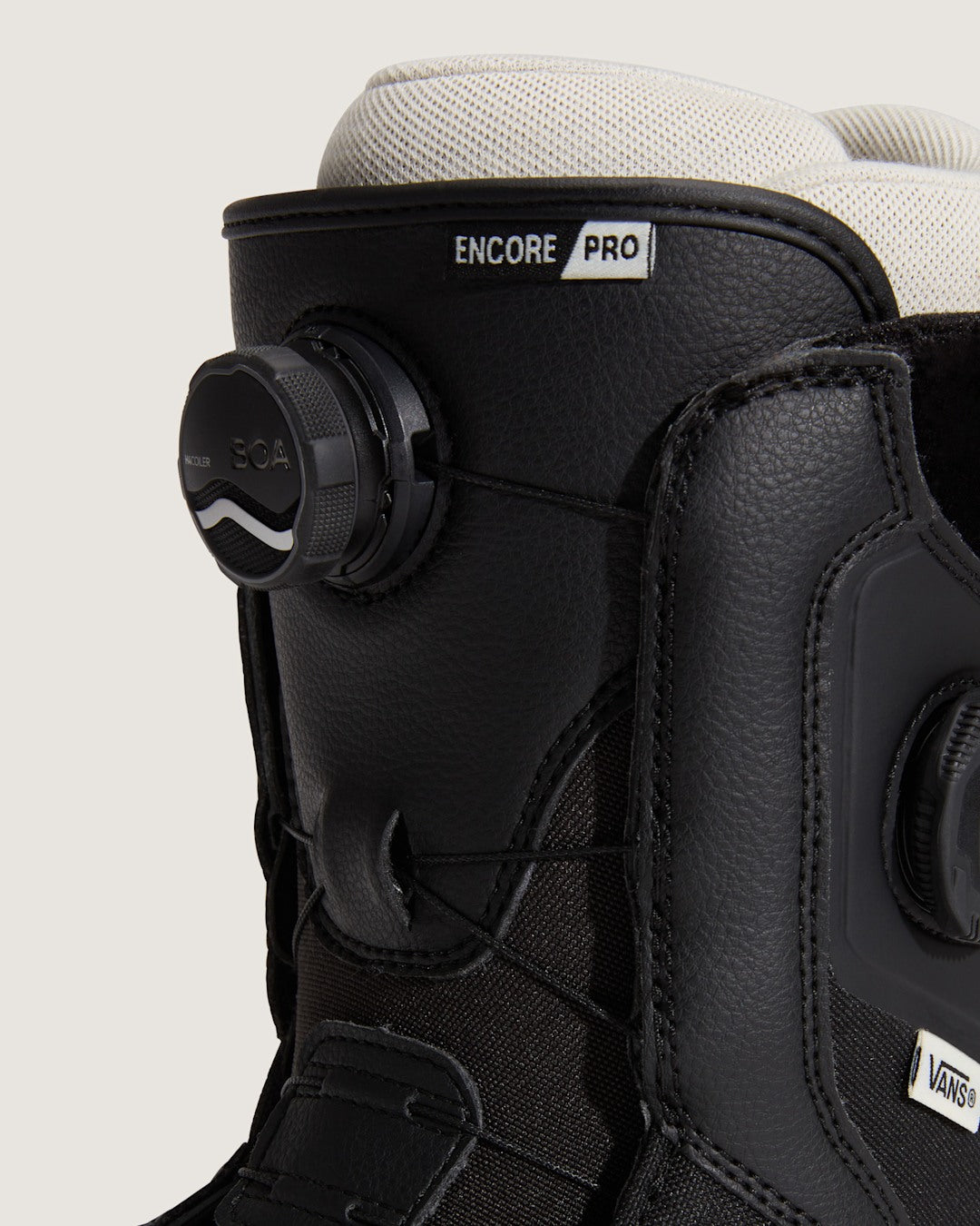 Women's Encore Pro Snowboard Boot in Black / Marshmallow White | Vans near me