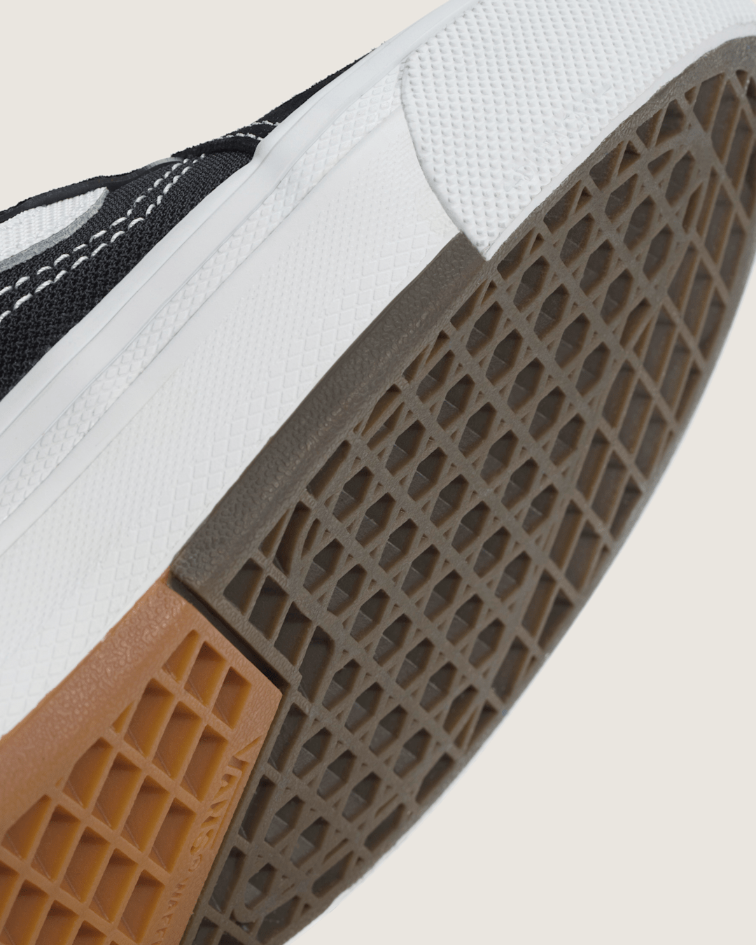 Skate Old Skool Wafflecup Shoe in Black / White | Vans discount