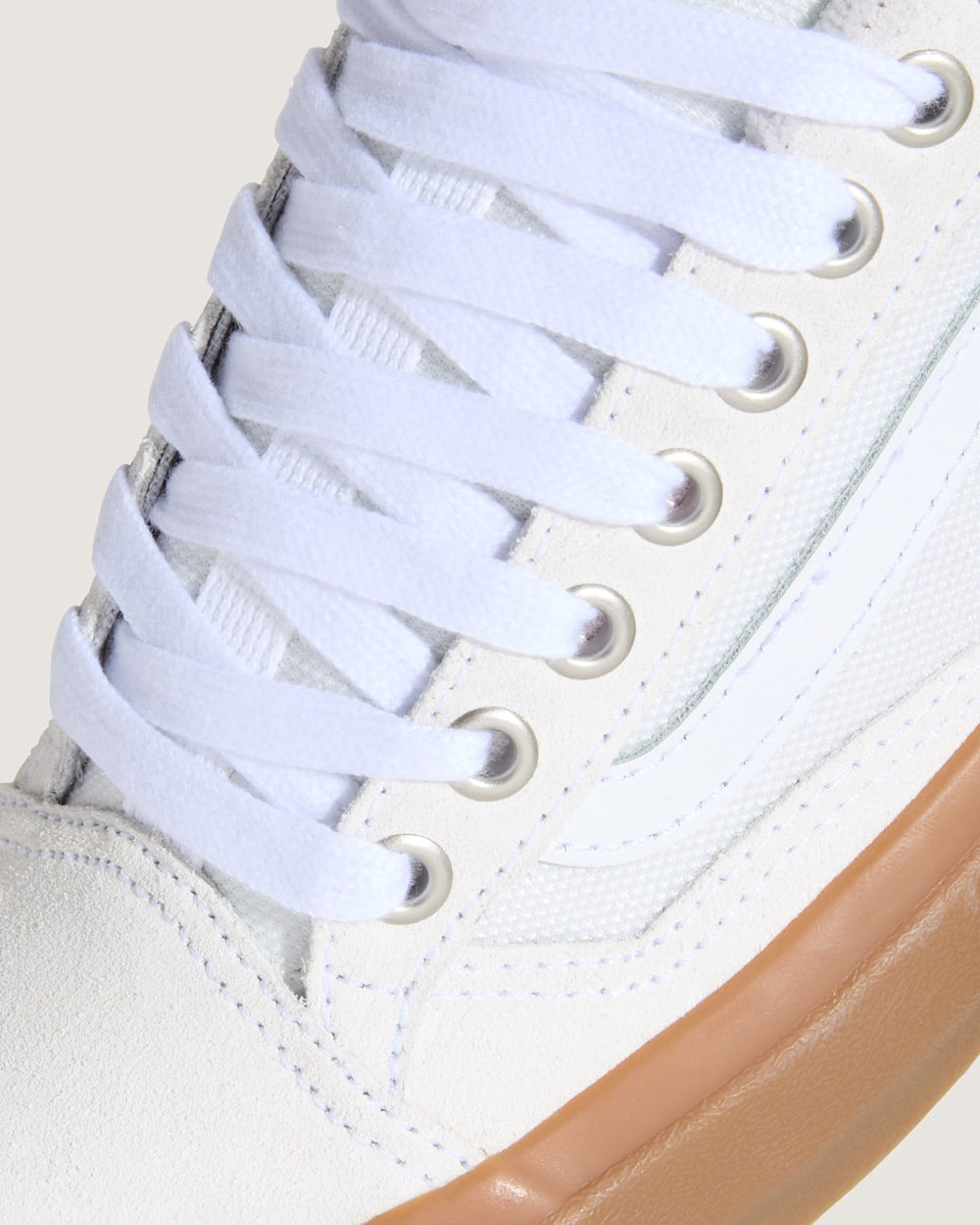 Skate Old Skool 36+ Gum Shoe in White | Vans sale