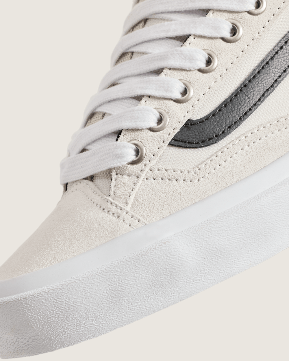Skate Old Skool 36+ Shoe in Antique White / Black | Vans online