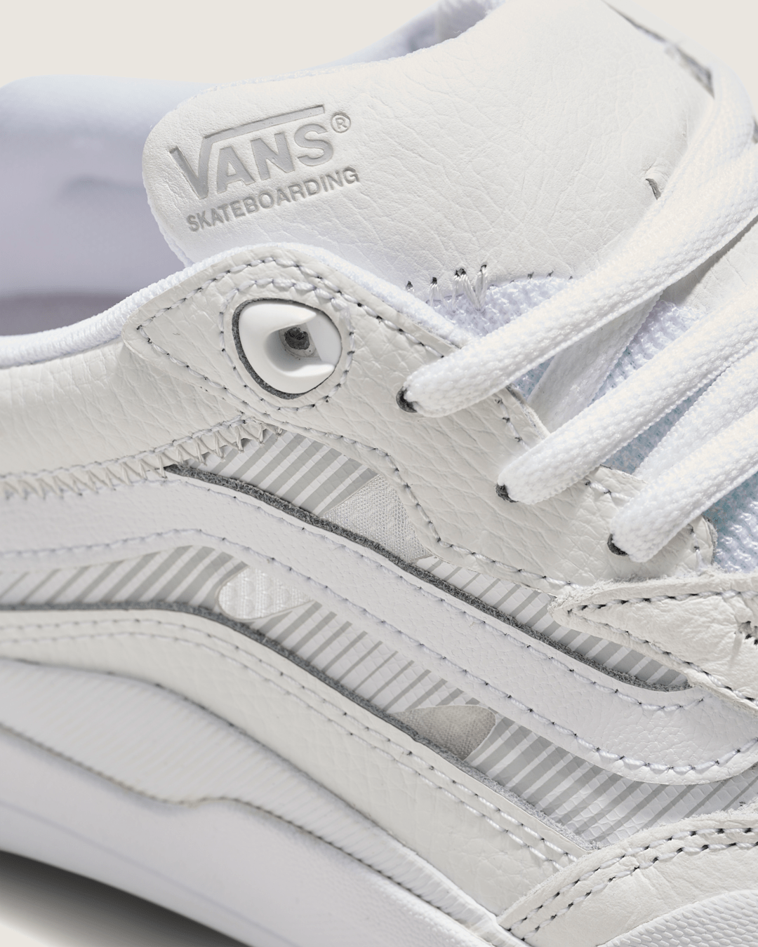Skate 2 Wayvee Shoe in White | Vans outlet