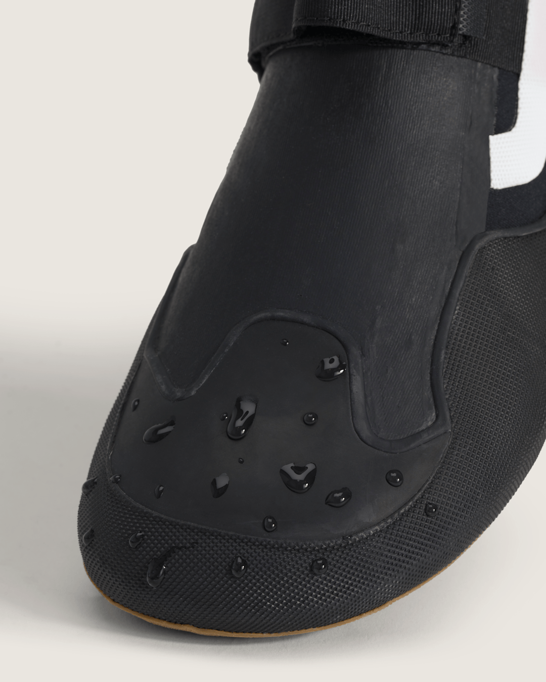 SF 5MM Bootie in Black | Vans on sale