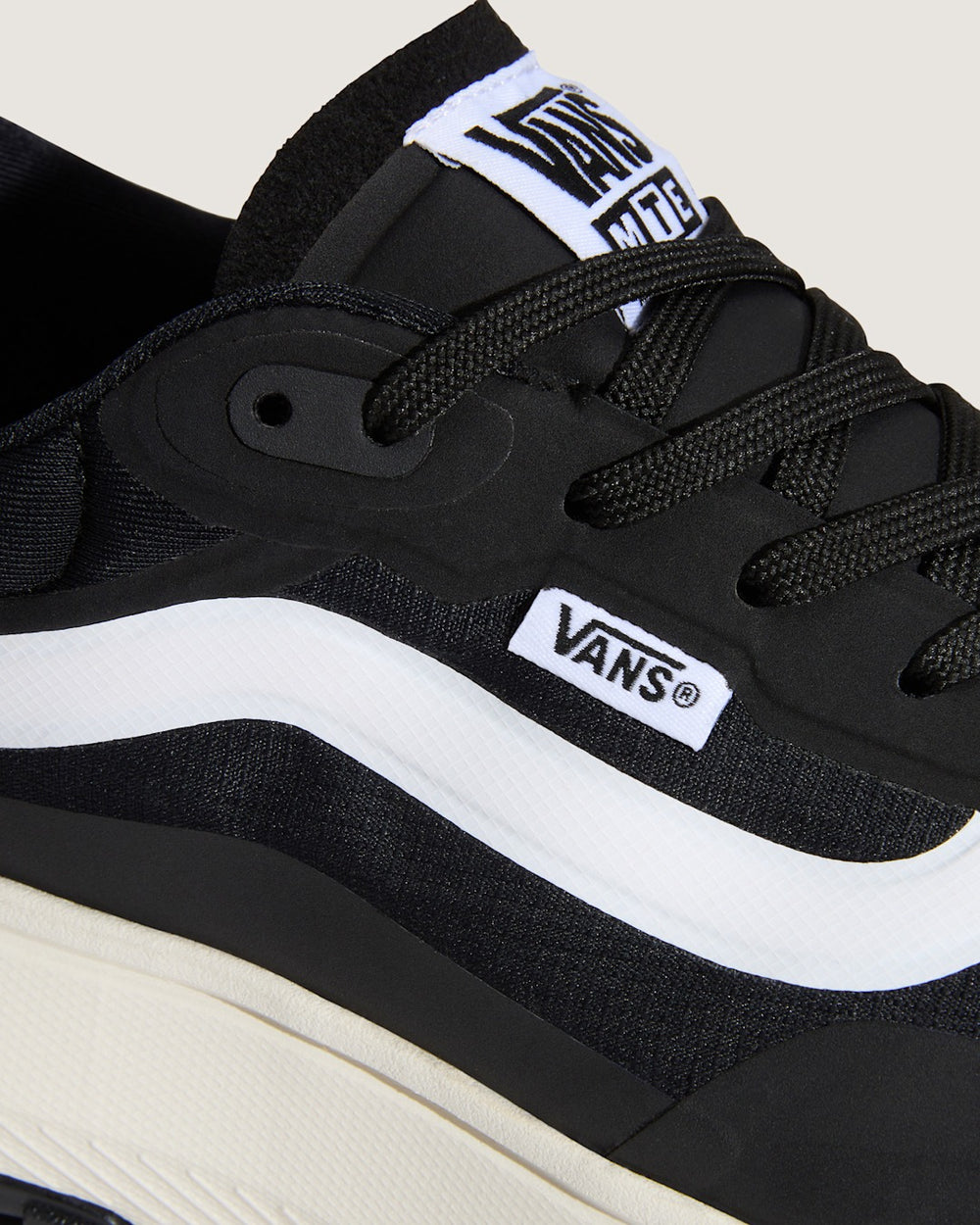 Crosspath Shoe in Black / White | Vans sale