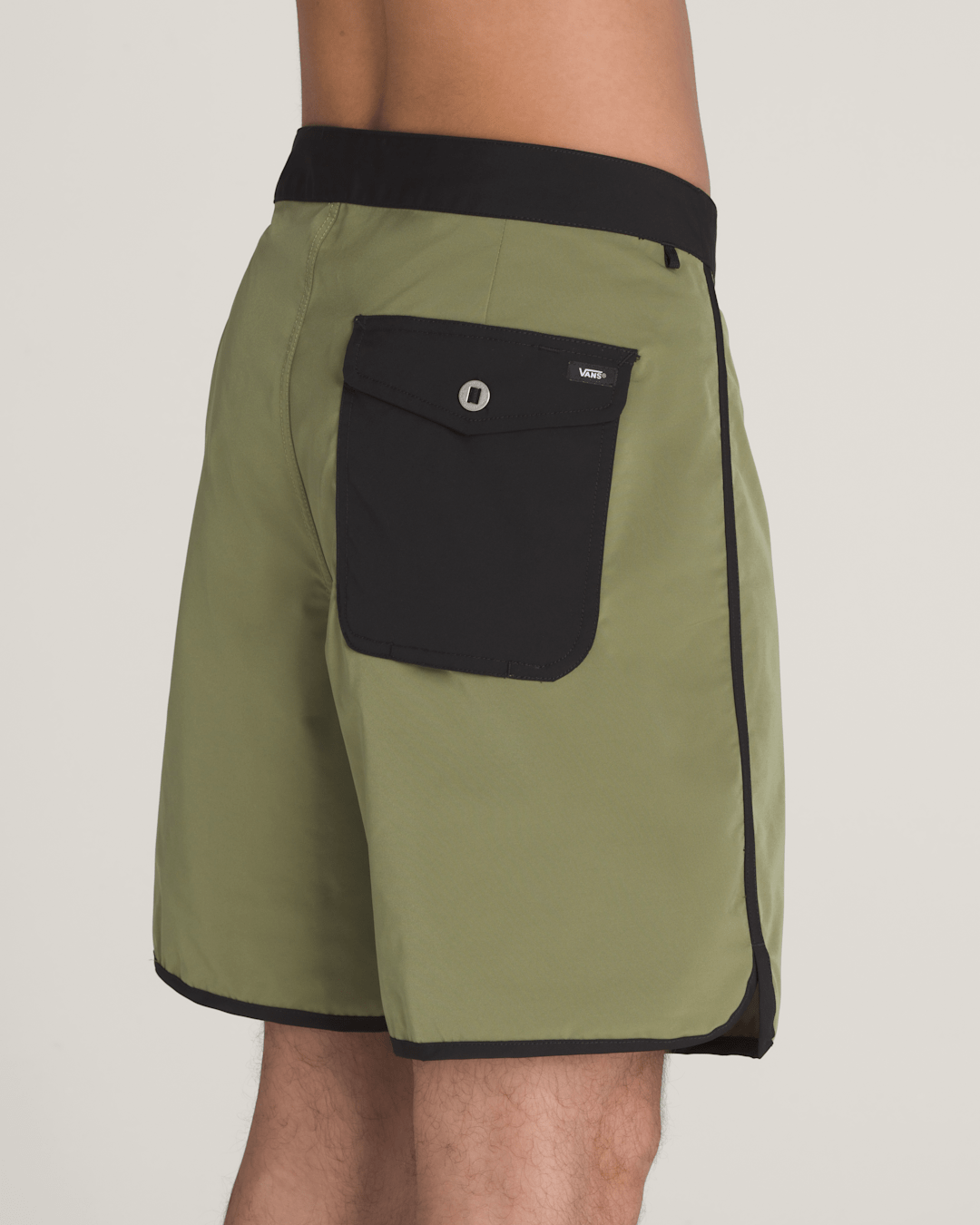 Everride Scalloped 18'' Boardshorts in Loden Green / Black | Vans near me
