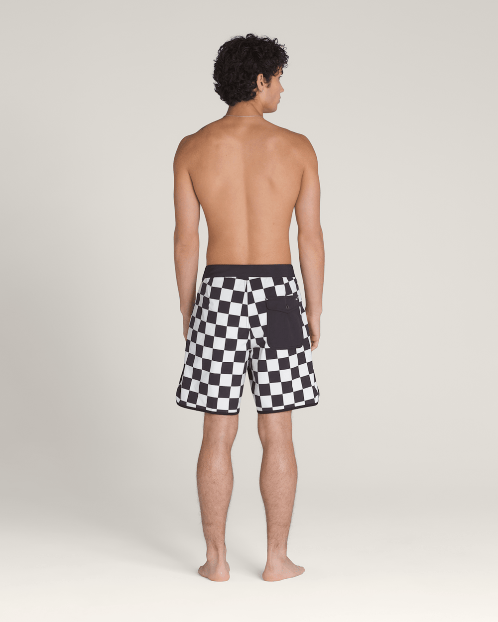 Everride Scalloped 18'' Boardshorts in Black / White | Vans sale