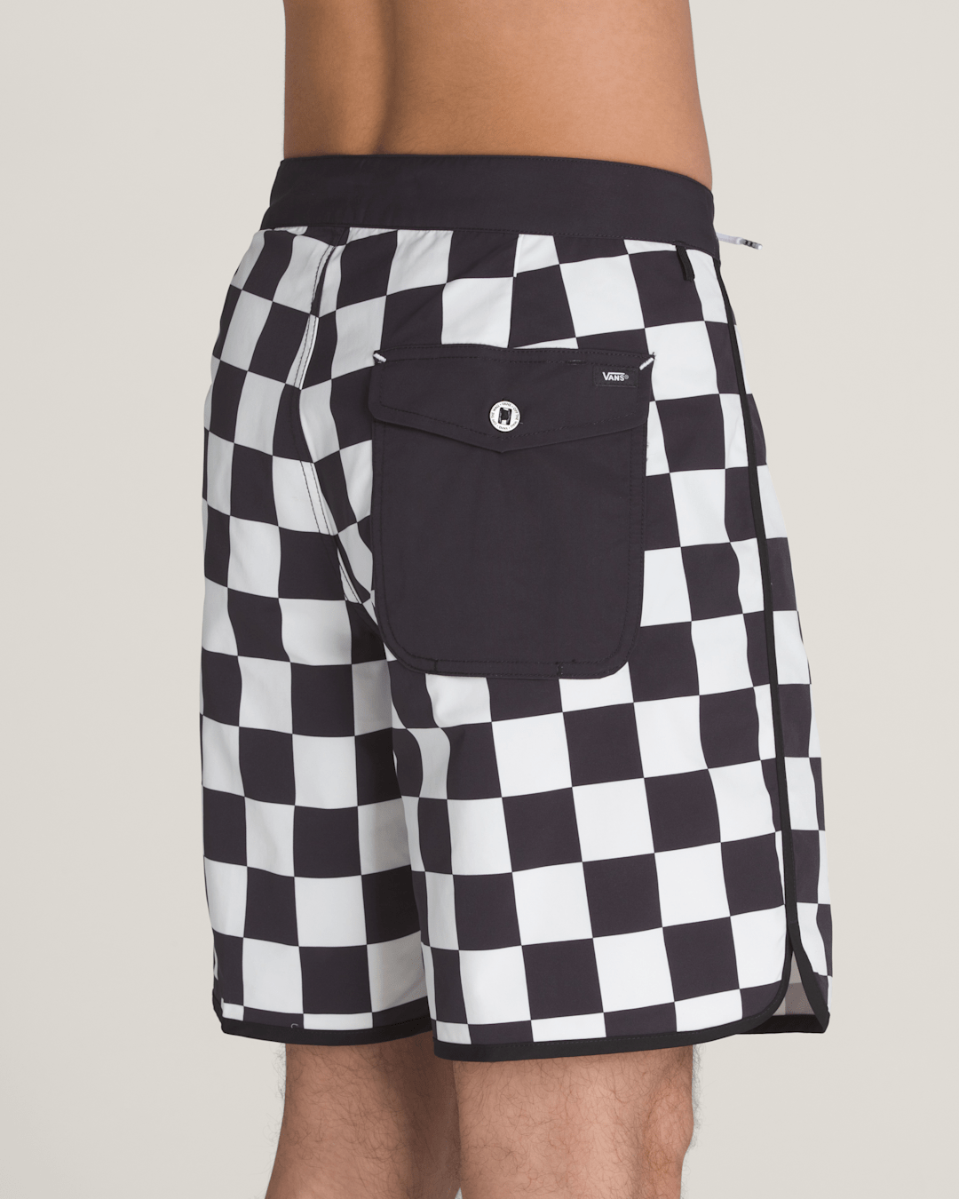 Everride Scalloped 18'' Boardshorts in Black / White | Vans sale