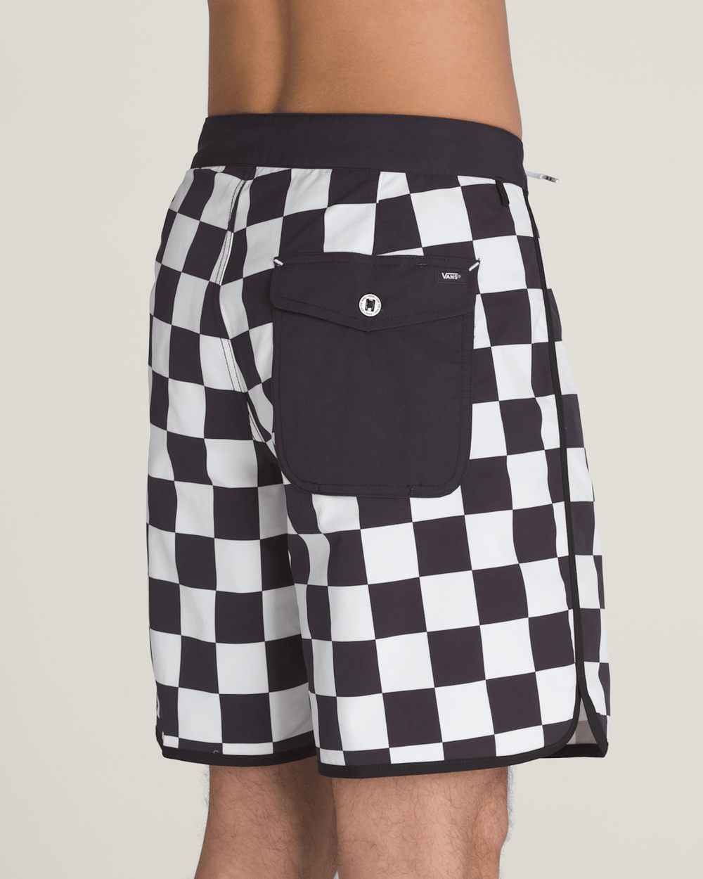 Everride Scalloped 18'' Boardshorts in Black / White | Vans sale