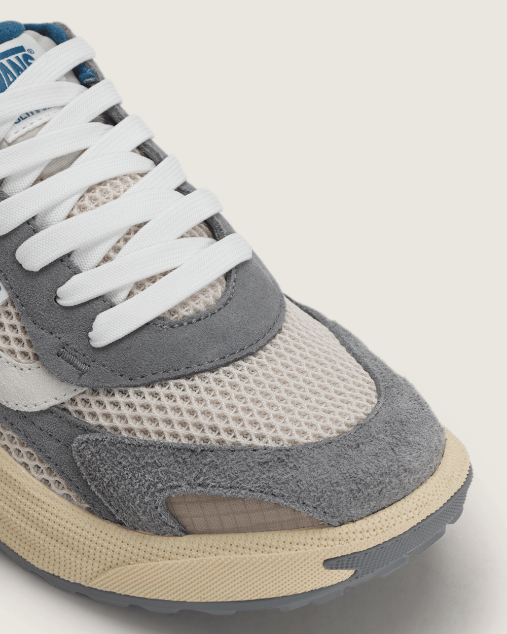 UltraRange Neo 2.0 Shoe in Frost Grey | Vans online