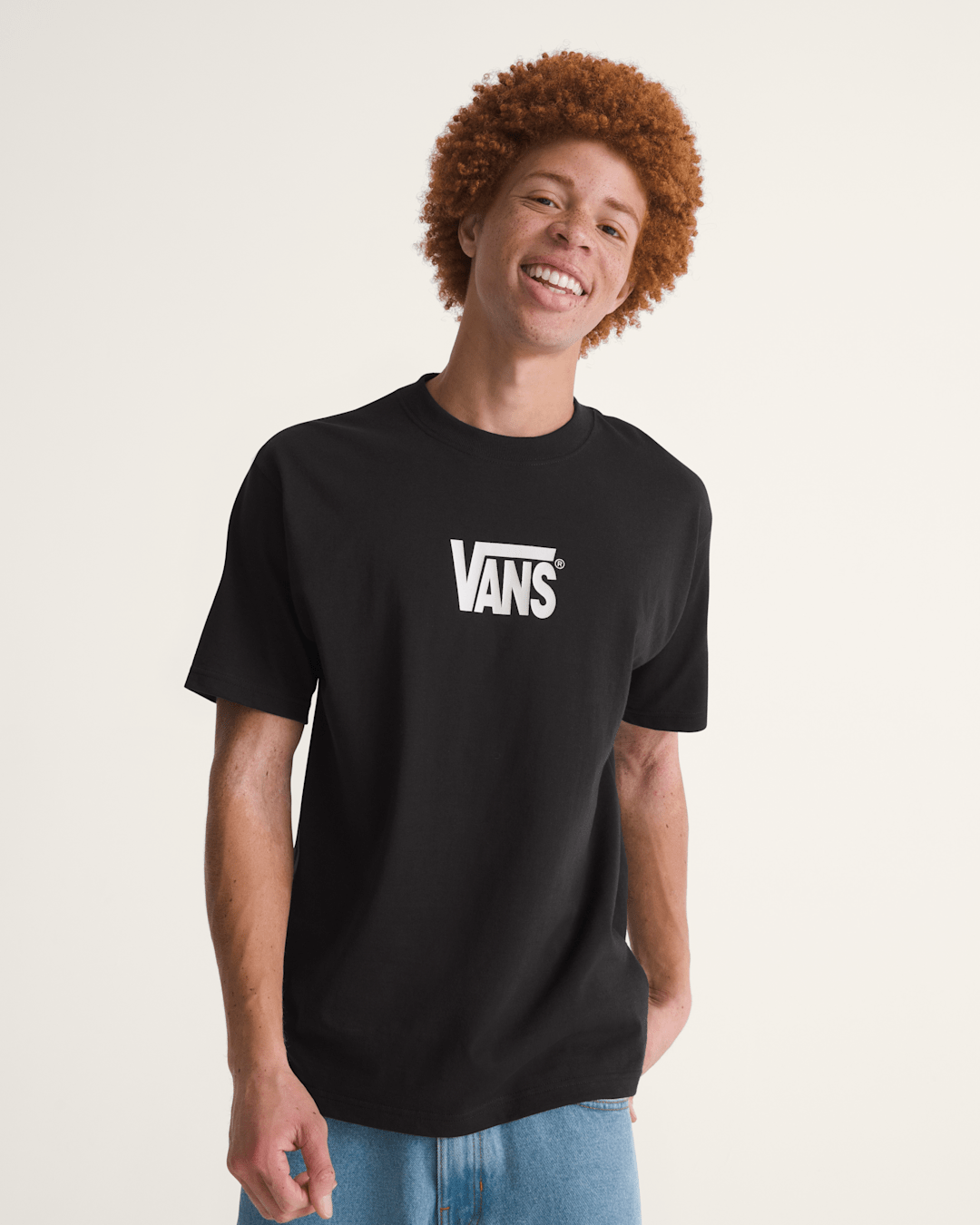 Stretch Logo T-Shirt in Black / White | Vans online