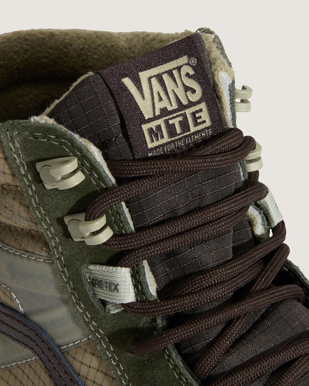 Sk8-Hi GORE-TEX Insulated Shoe in Dark Green / Dark Brown | Vans online