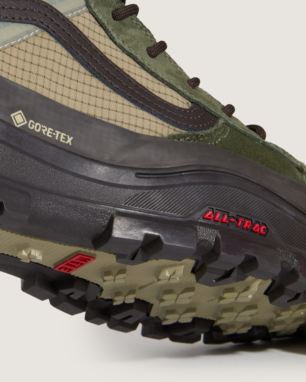 Sk8-Hi GORE-TEX Insulated Shoe in Dark Green / Dark Brown | Vans online