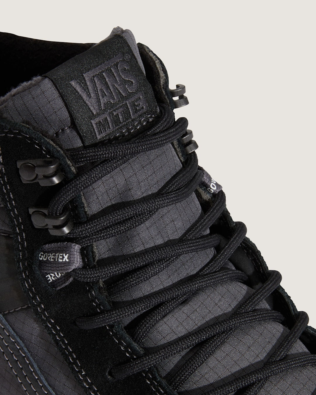 Sk8-Hi GORE-TEX Insulated Shoe in Black | Vans near me