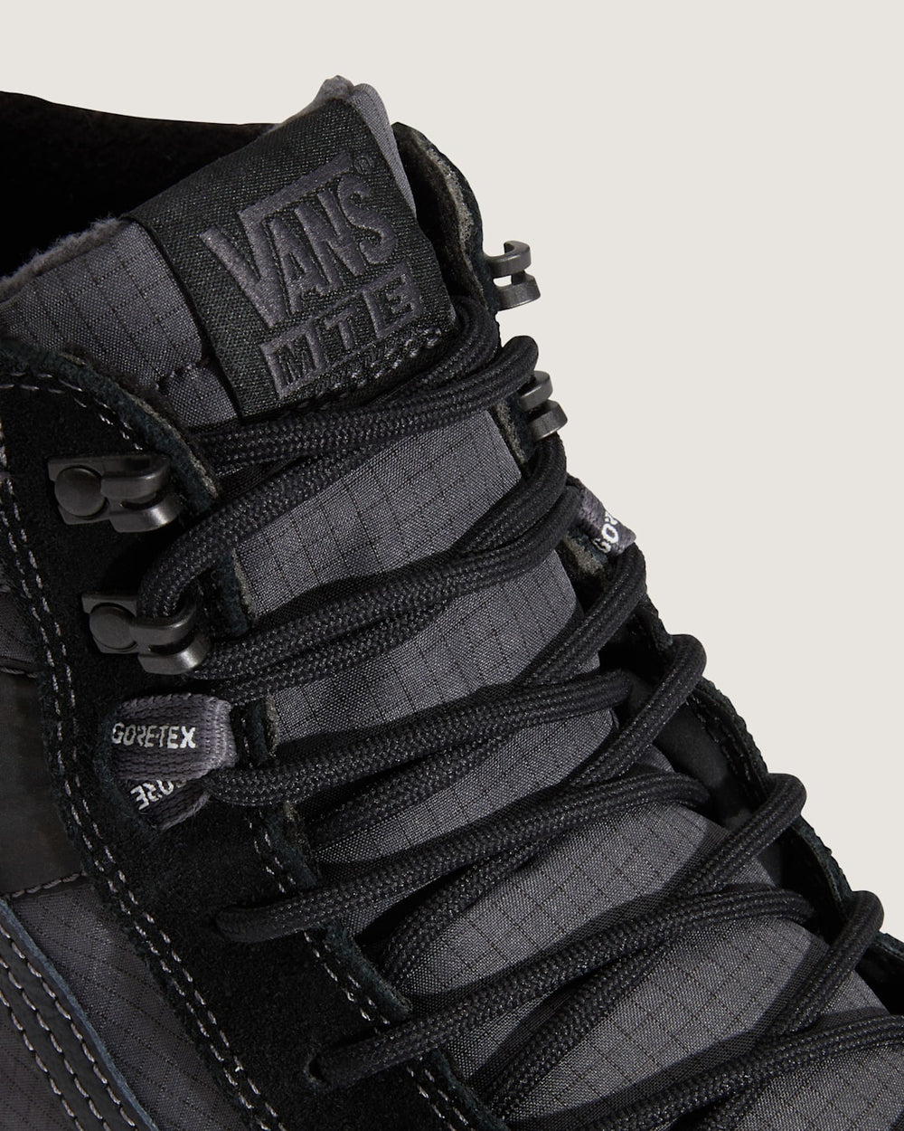 Sk8-Hi GORE-TEX Insulated Shoe in Black | Vans near me