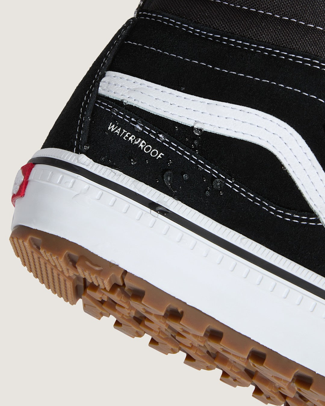 Sk8-Hi Waterproof Insulated Shoe in Black / White | Vans discount