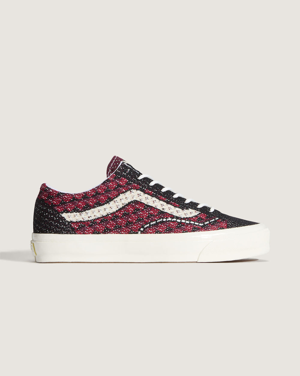Premium Old Skool Shoe in Geo Check Bordeaux Red | Vans online