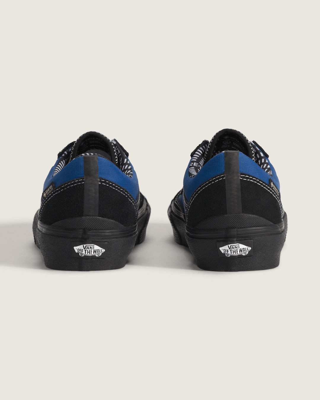 Old Skool GORE-TEX Shoe in Black / Blue | Vans online