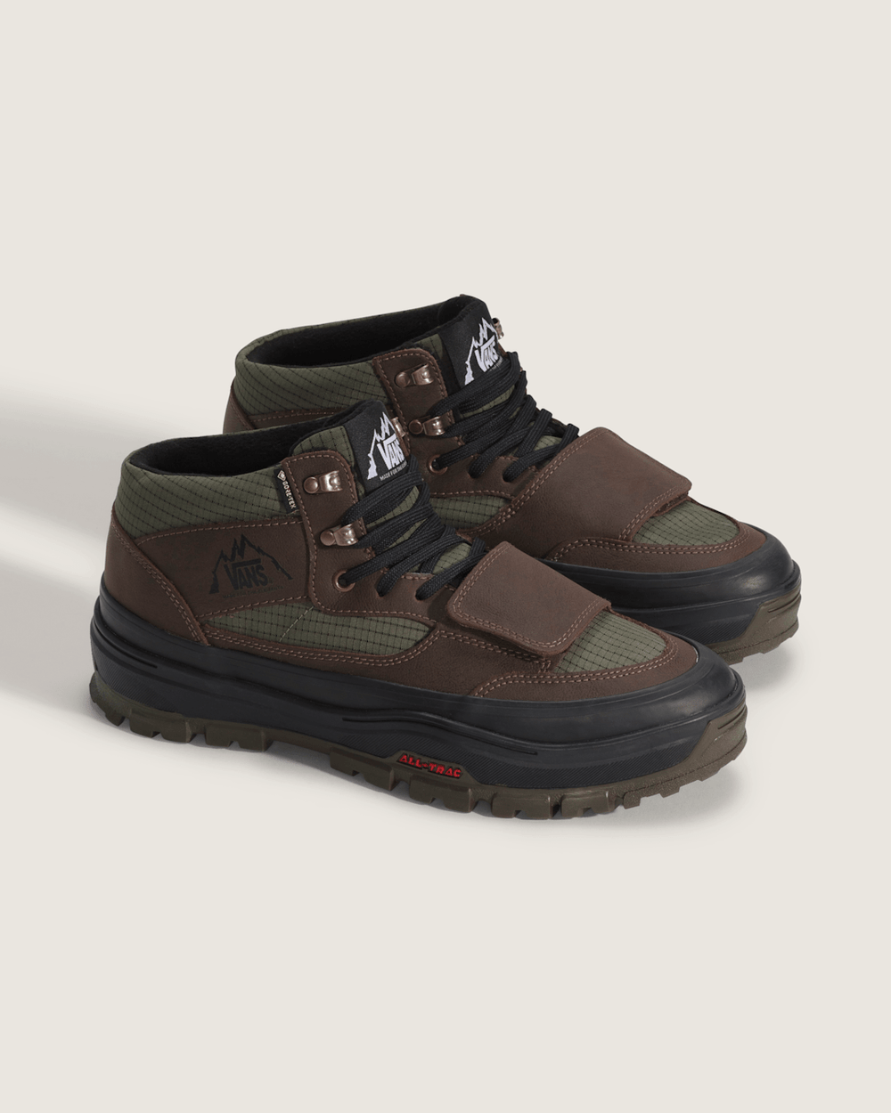 Mountain Mid GORE-TEX Insulated Shoe in Dark Green / Dark Brown | Vans sale