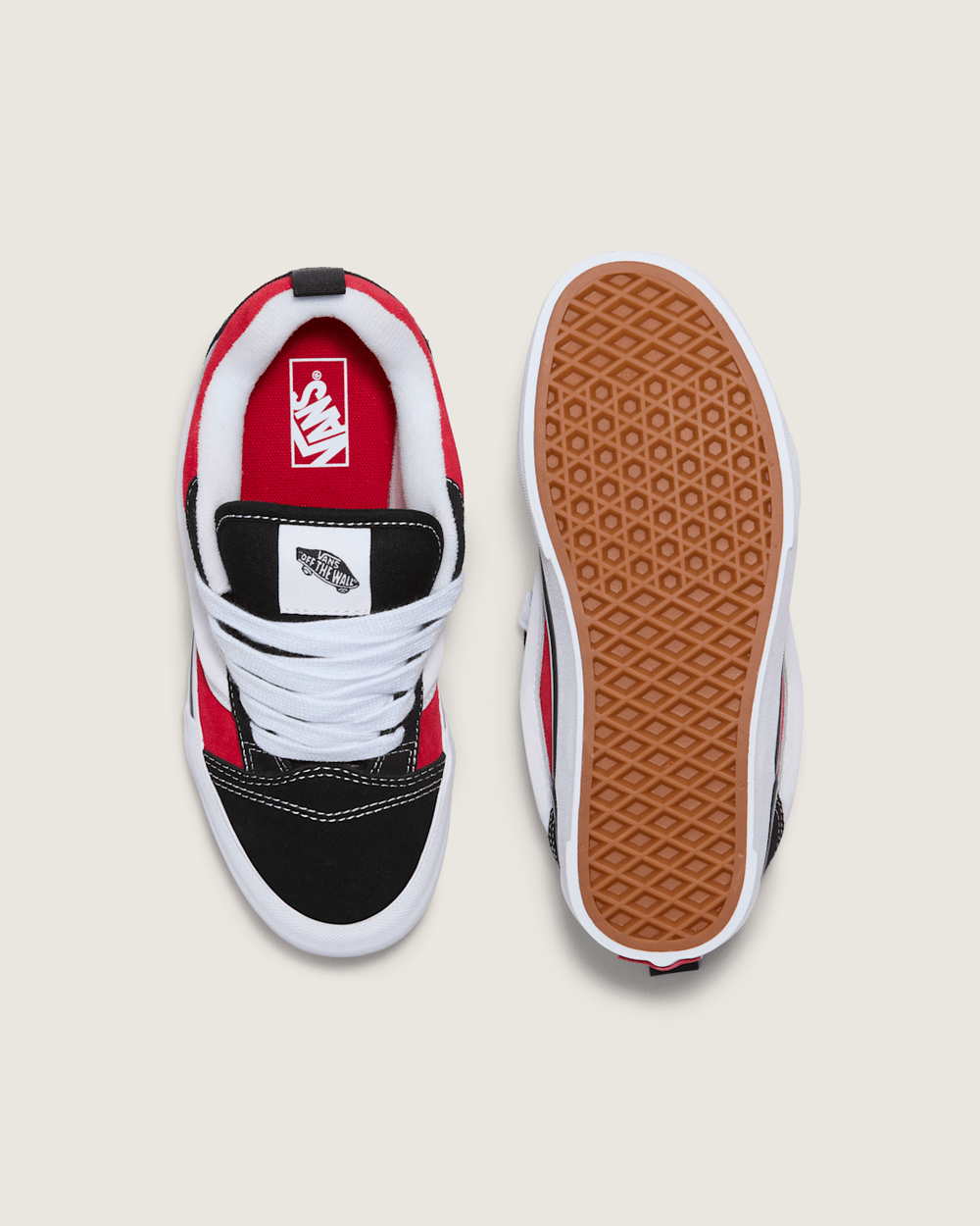Big Kids Knu Skool Shoe in Black / Racing Red | Vans online