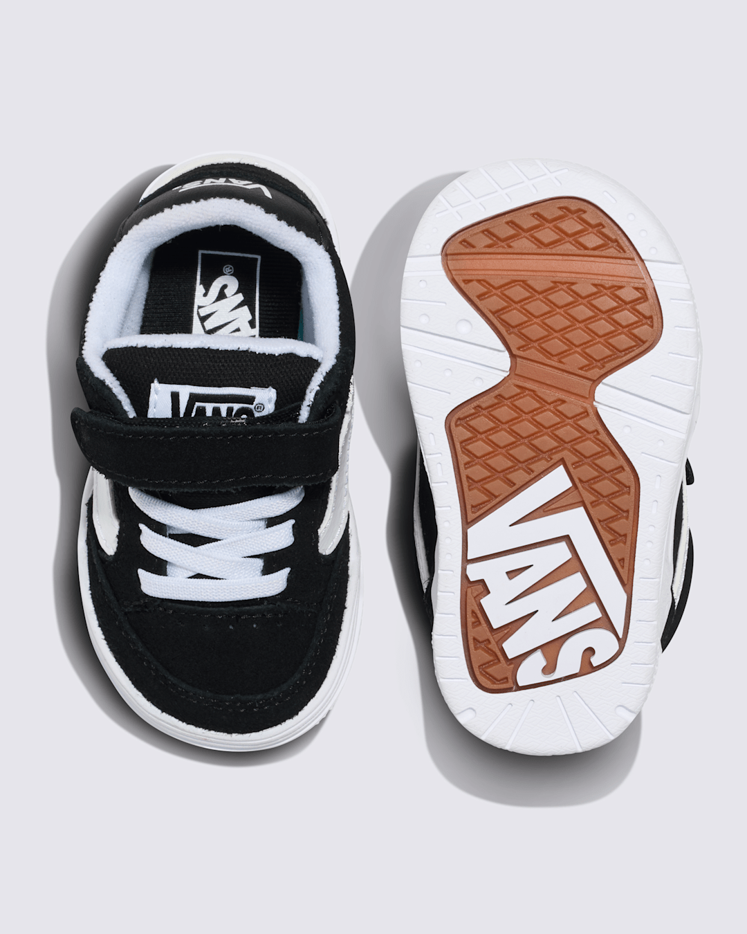 Toddler Hylane V Shoe in Black / White | Vans online