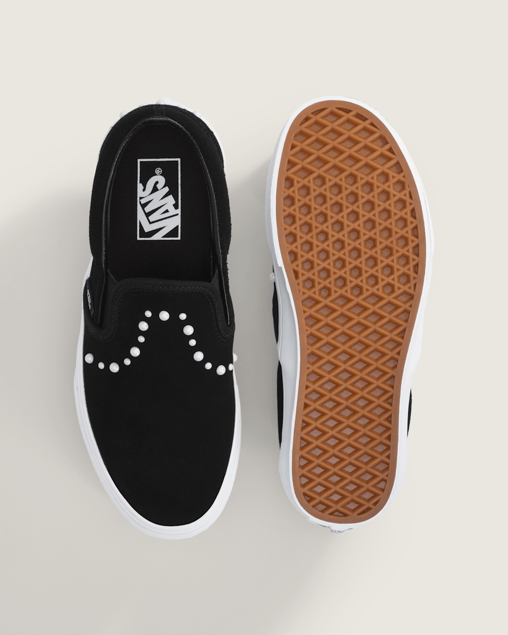 Classic Slip-On Shoe in Black | Vans outlet