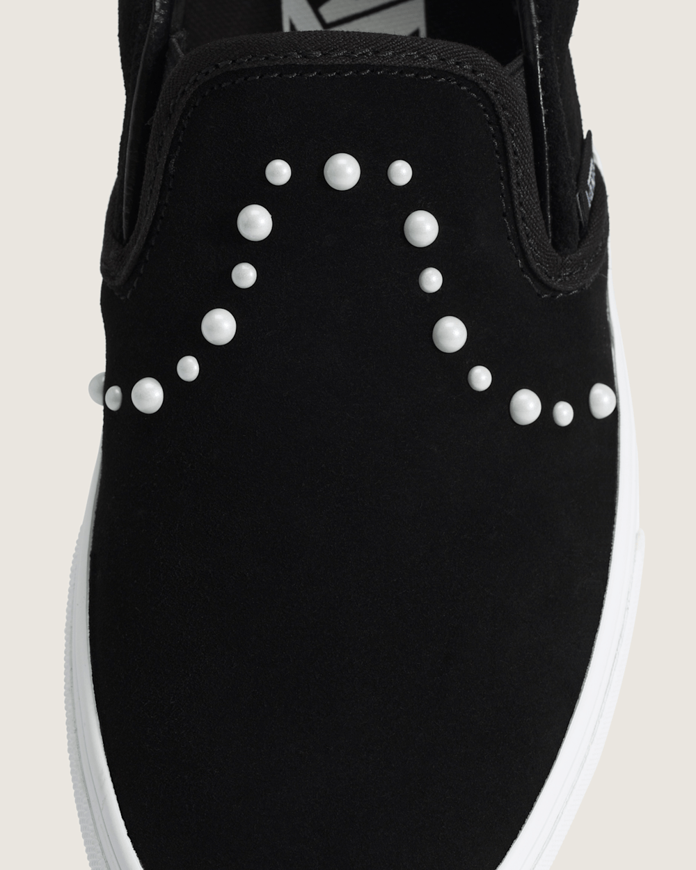 Classic Slip-On Shoe in Black | Vans outlet