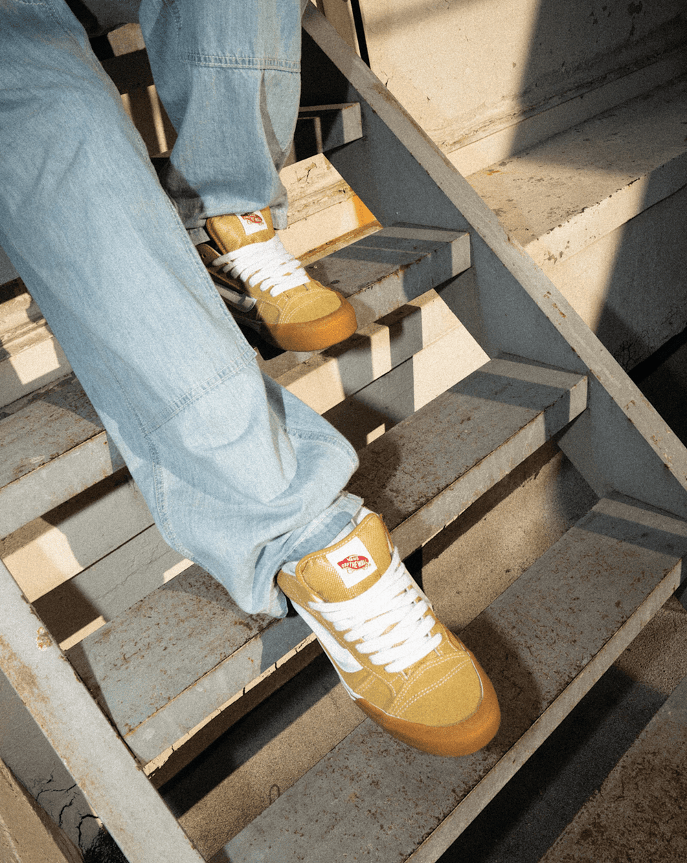 Knu Mid Shoe in Khaki Brown / Gum | Vans online